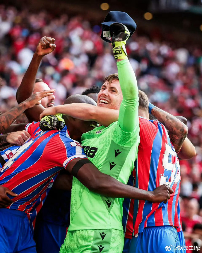 开元棋牌-英格兰球员表现出色,赢得观众掌声的是谁