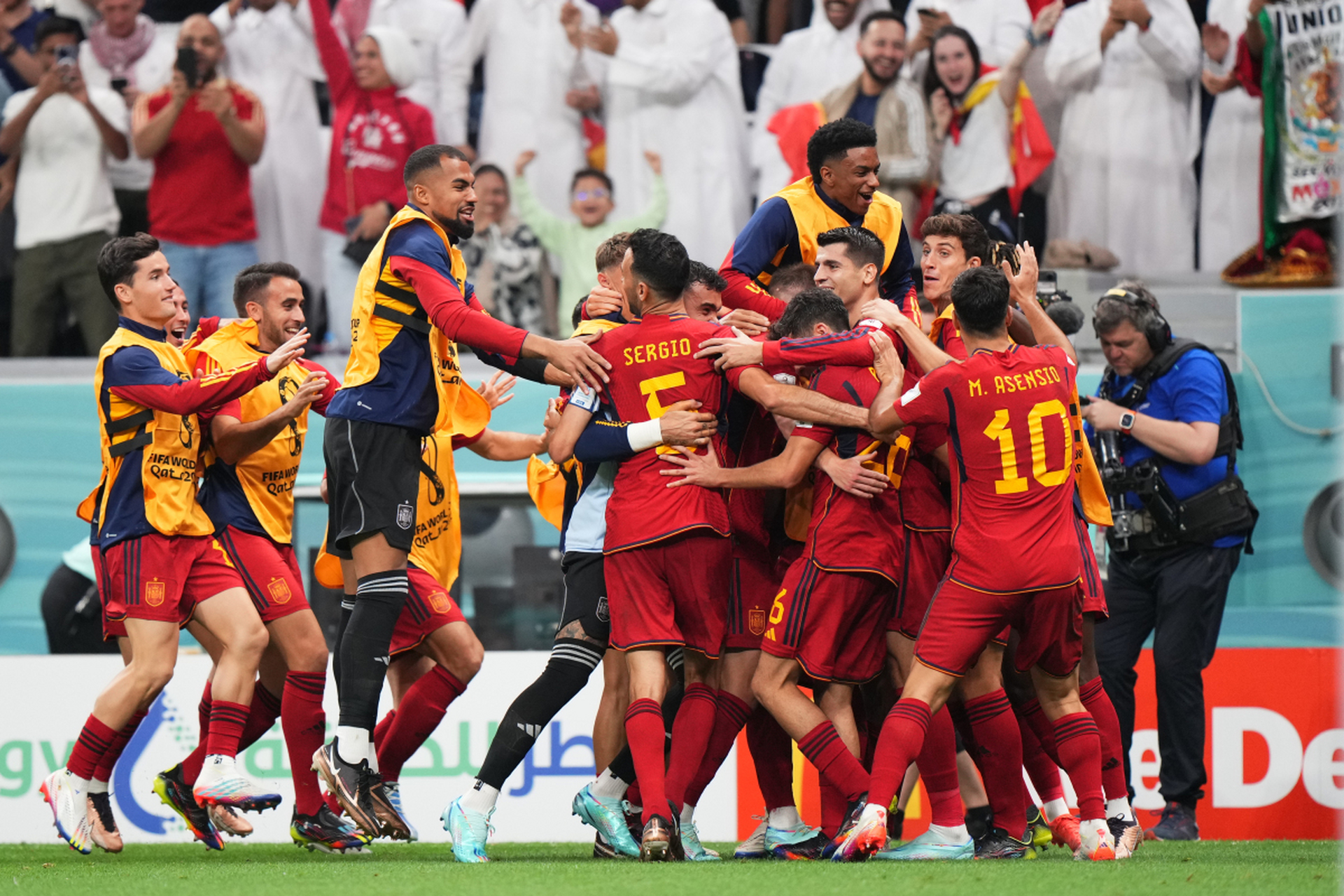 开元棋牌-比赛精彩纷呈的近义词