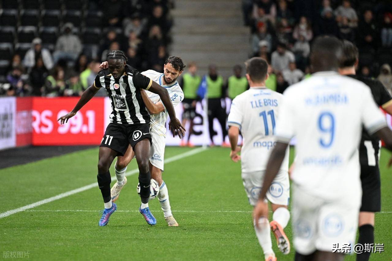 里昂虽然胜利,但面对巴黎依旧不具备竞争力的英文