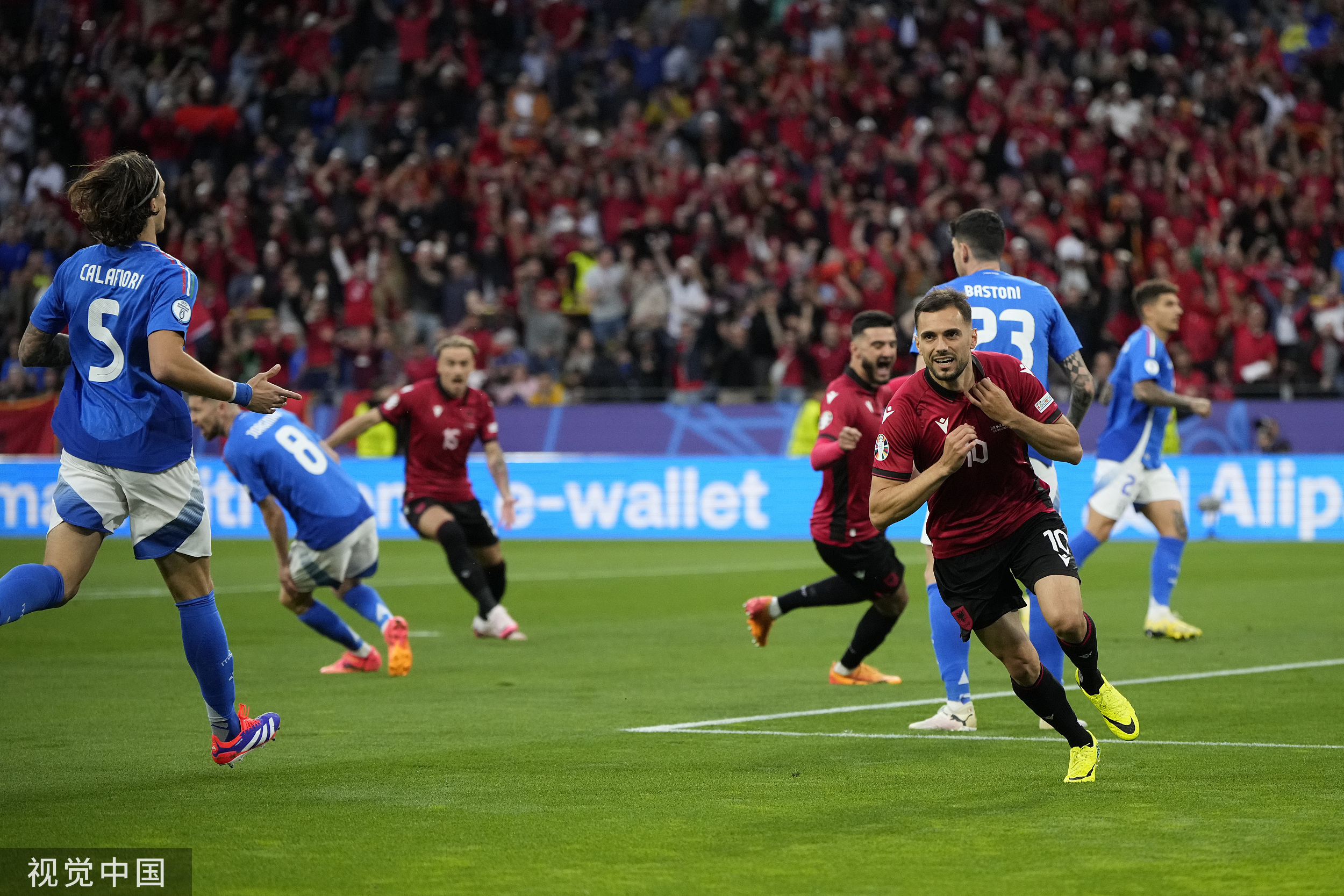 罗马尼亚豪门球队再次胜利,势不可挡了