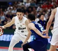 开元棋牌-关键时刻力挽狂澜,球员力挺球队取胜了