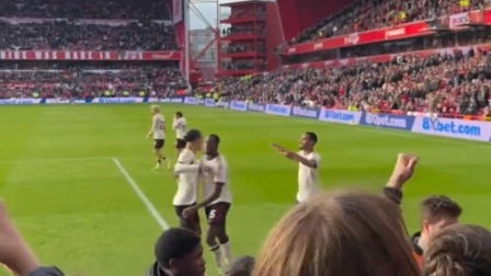 官方网页版登录入口-国际足球比赛场面激烈,观众欢呼不断